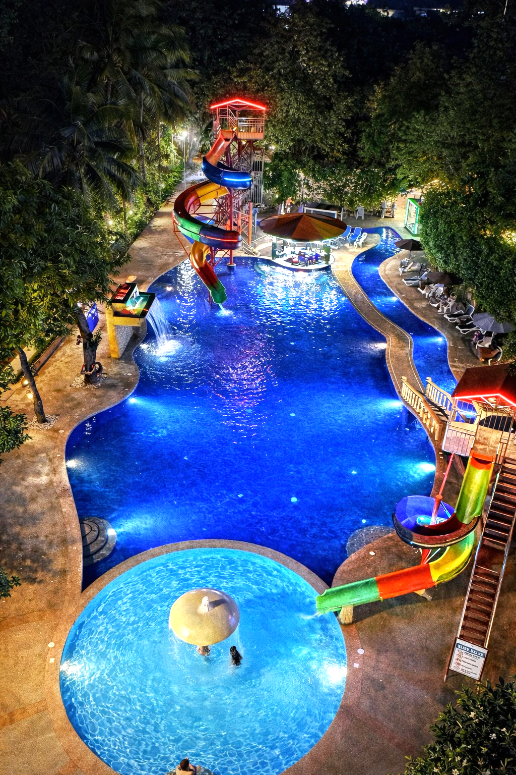 Grand Pool